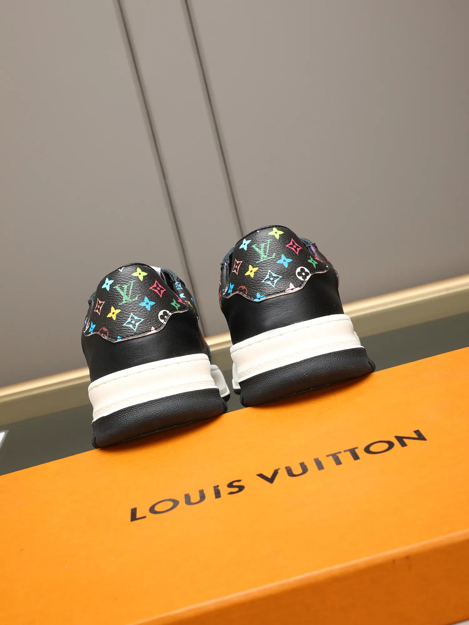 Mainly recommended model 👍👍👍P400 LOUIS VUITTON [Luden Yiwei] - LV upper imported first-layer cowhide combined with LV classic materials 🇩🇪 imported leather lining ➕ non-slip and wear-resistant outsole. Every man's identity is reflected in his elegant and stable upper shoes🚶🏻🚶🏻📯 No matter the wind or rain, the shoe last remains unchanged and can stand the test of time🔍️. ——Code number: 38-44 (45 can be customized)